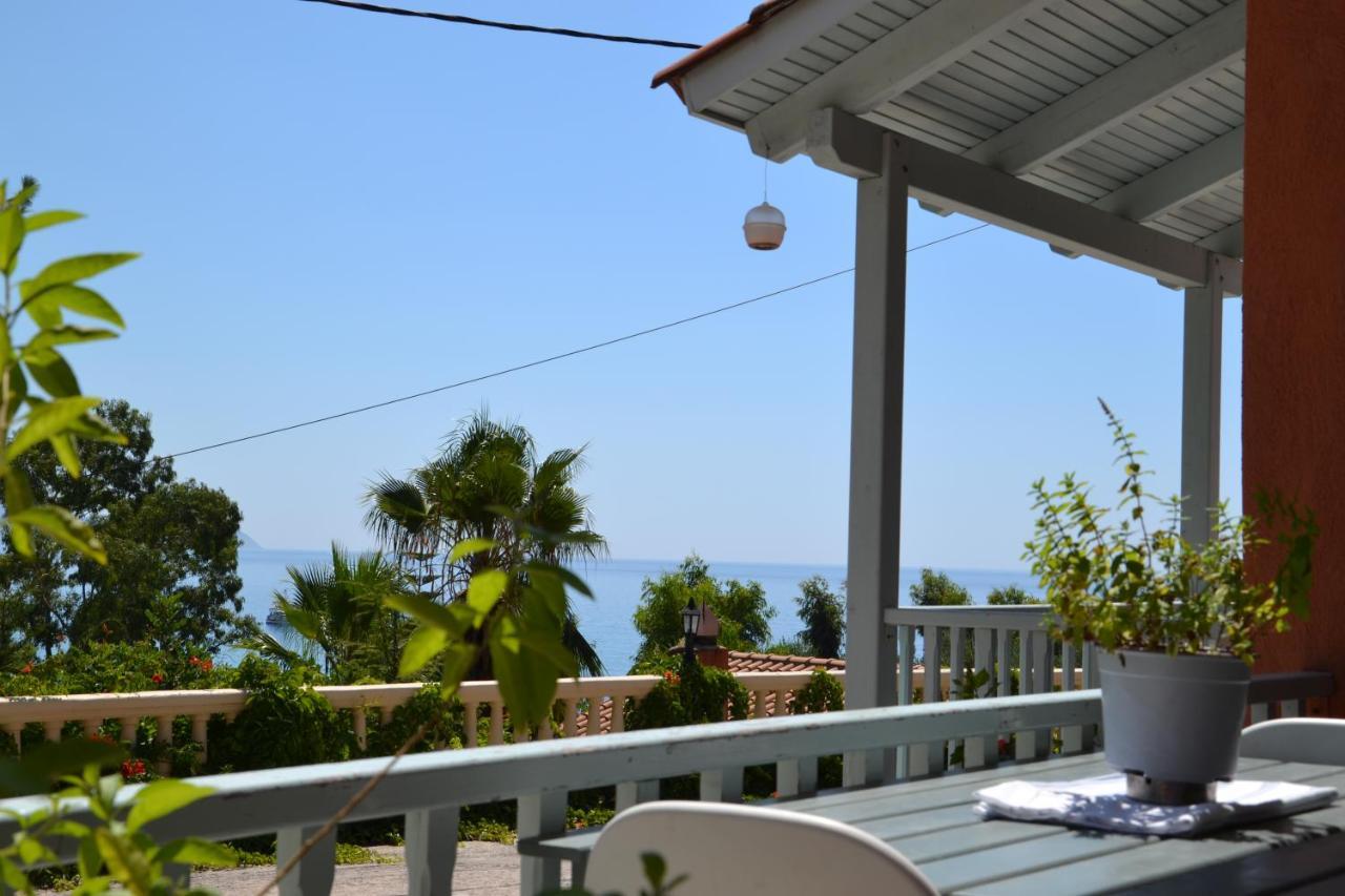 Mihaila Seaside: 2 Bedroom Bungalows Kefalonia Szpartiá Kültér fotó