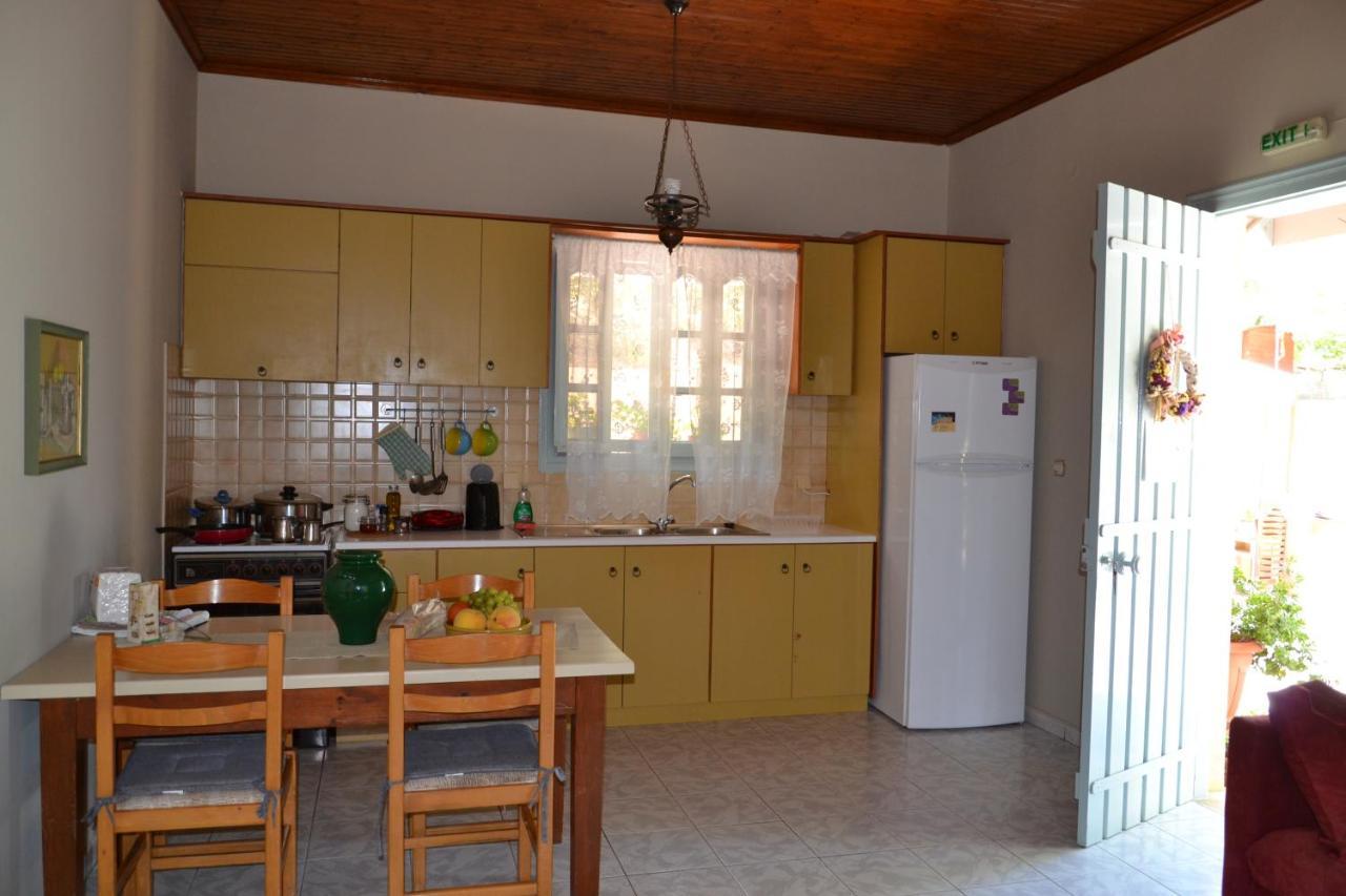 Mihaila Seaside: 2 Bedroom Bungalows Kefalonia Szpartiá Kültér fotó