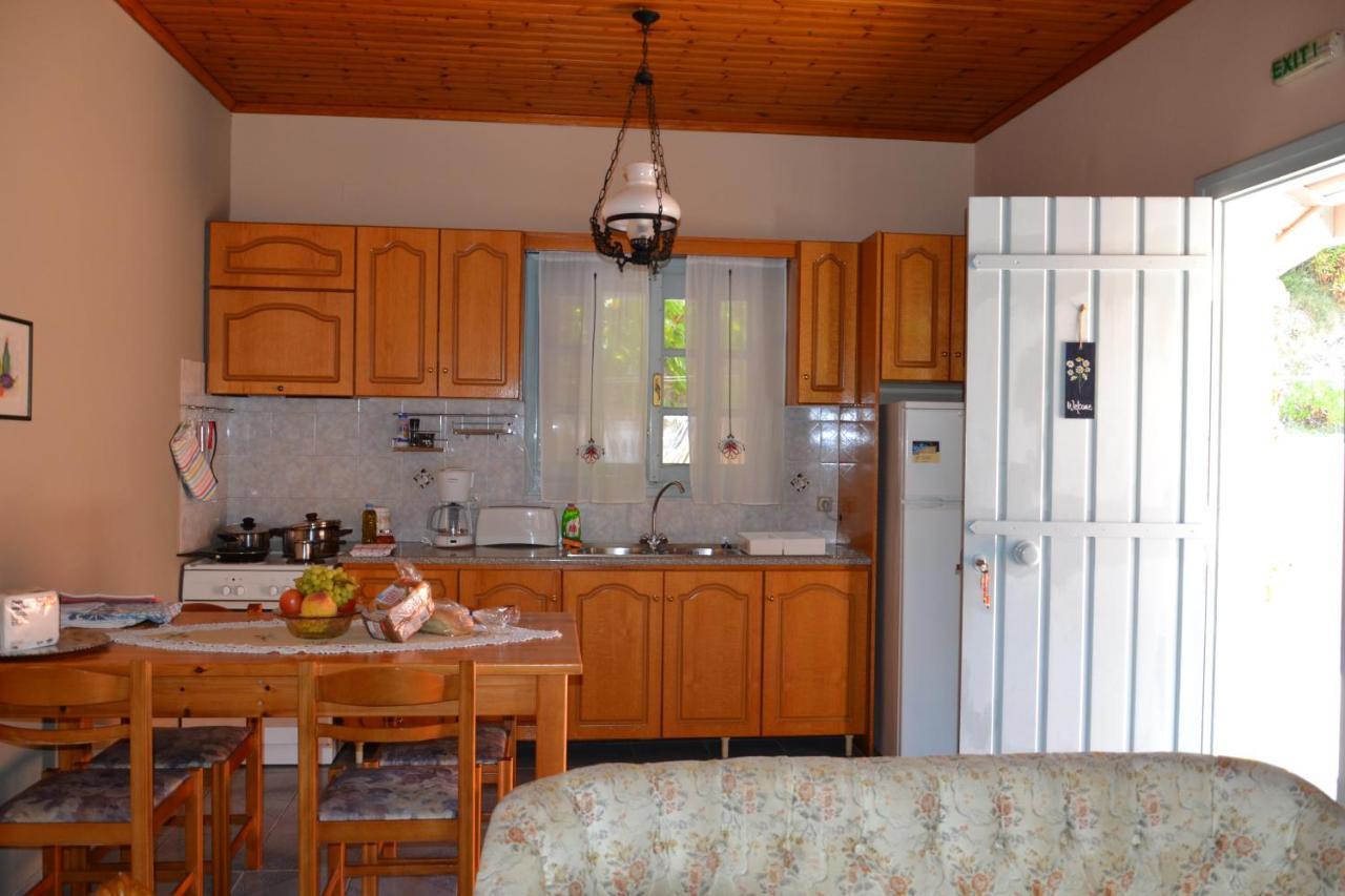 Mihaila Seaside: 2 Bedroom Bungalows Kefalonia Szpartiá Kültér fotó